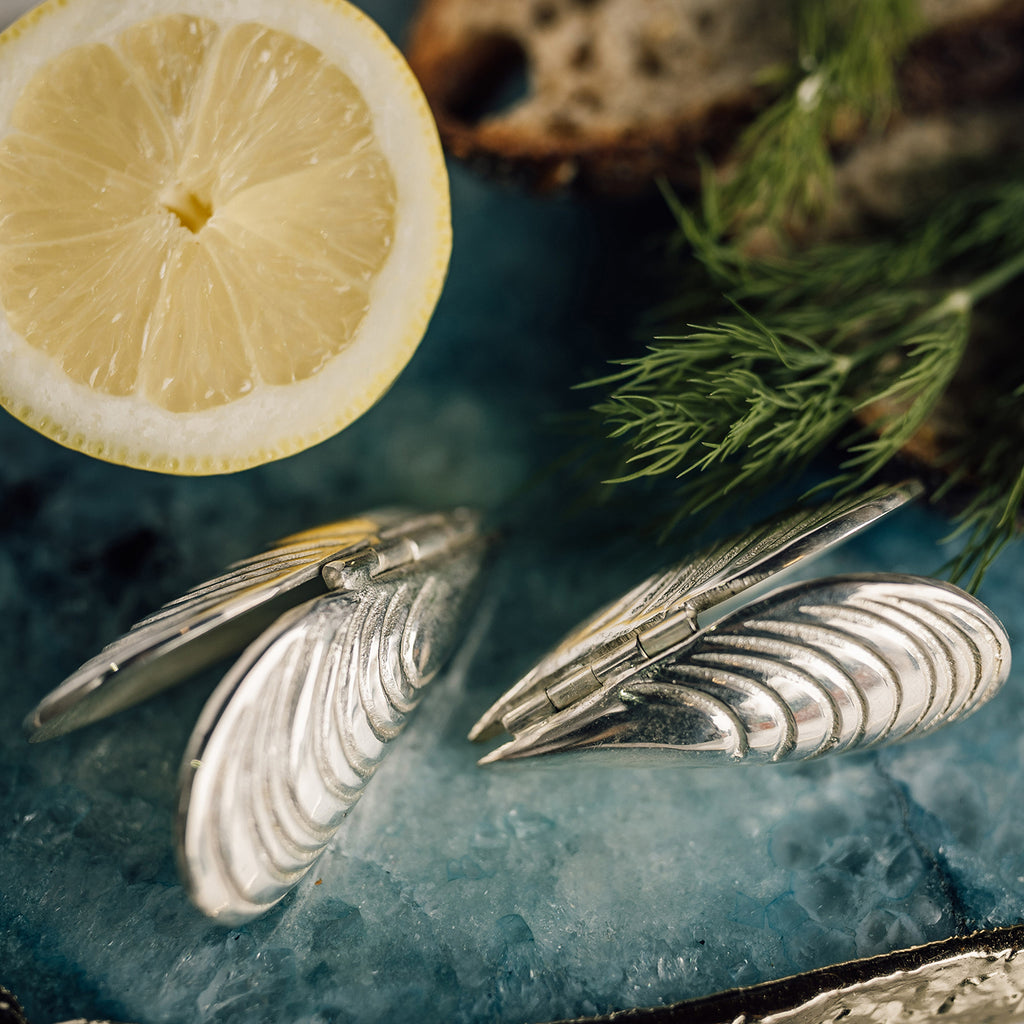 Pair of Mussel Eaters