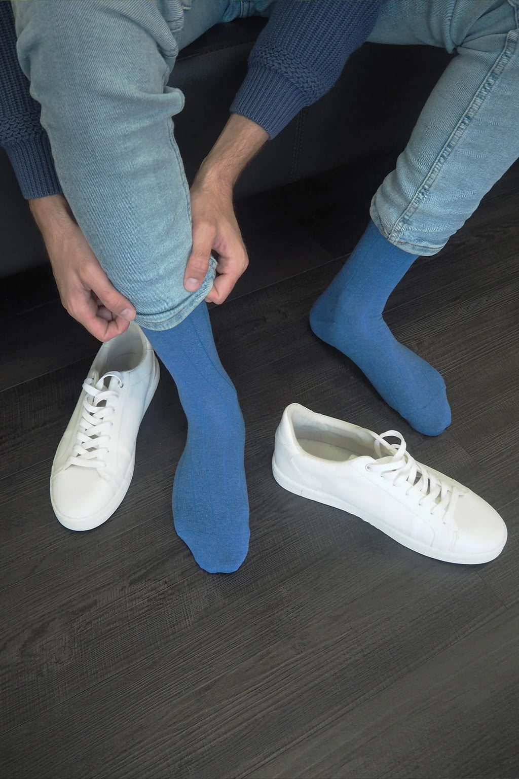 Indulgent Cashmere Men's Socks - Blue